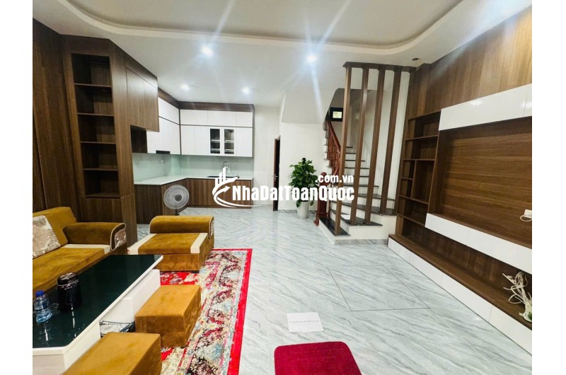 13 tỷ nhà 6 tầng thang máy trung tâm đống đa, vài phút ga cát linh, sổ sẵn sang tên